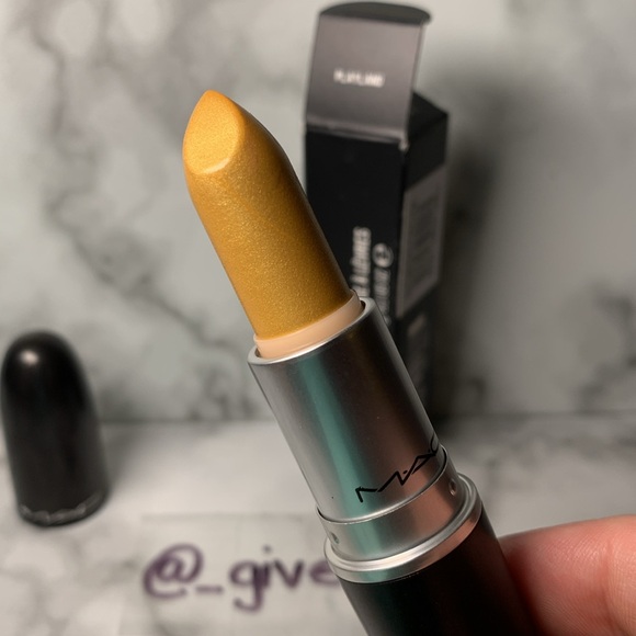 LNIB PLAYLAND Frost Lipstick MAC - Picture 3 of 16